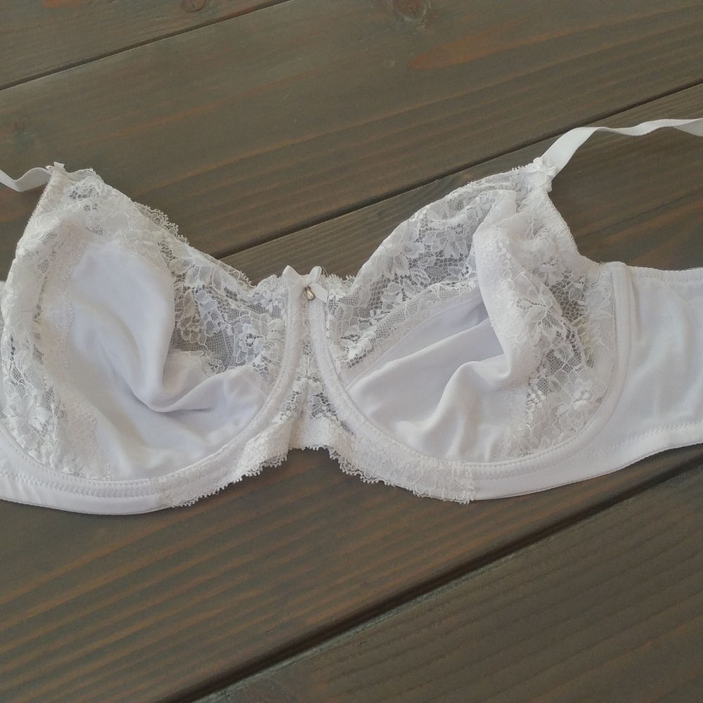 NWOT white underwire bra 40G